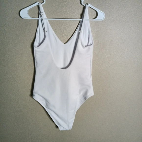 Beach Riot Reese White One Piece Swimsuit Scoop Neck M NWT - Picture 5 of 11